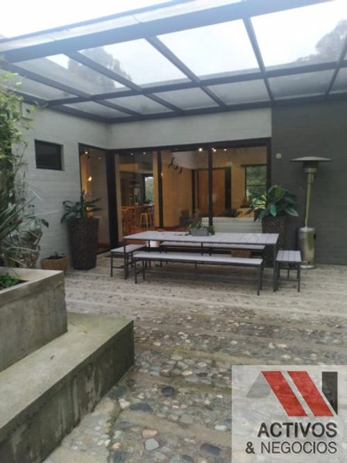 Casa de 4 alcobas en venta en Las Palmas, Envigado · foto 18 de 19