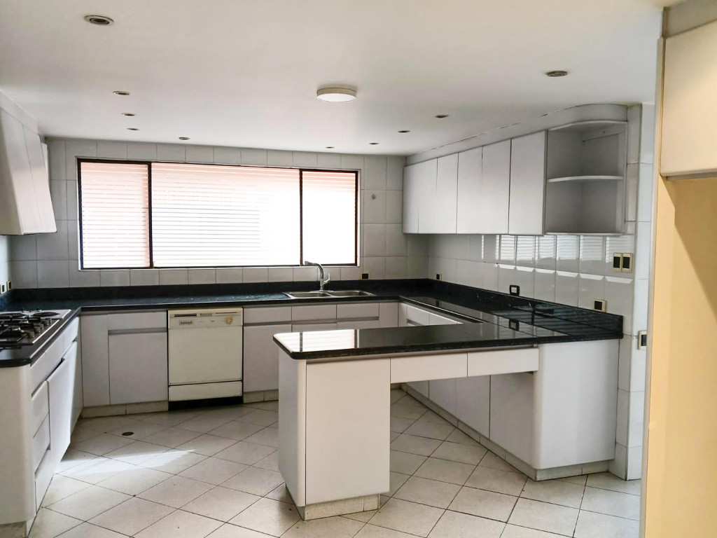 Apartamento en venta en Chicó Alto, Bogotá · foto 10 de 13