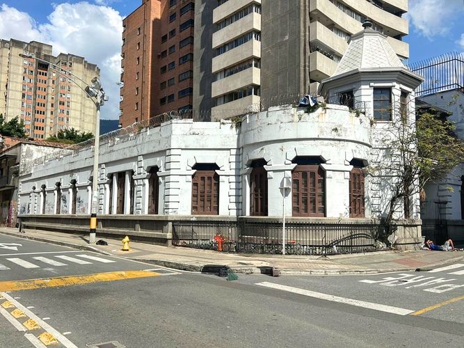 Local en venta en La Candelaria, Medellín, 465 m² · foto 16 de 24
