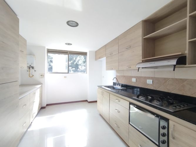 Apartamento de 3 alcobas en arriendo en El Diamante No. 2, Medellín, 120 m² · foto 8 de 20