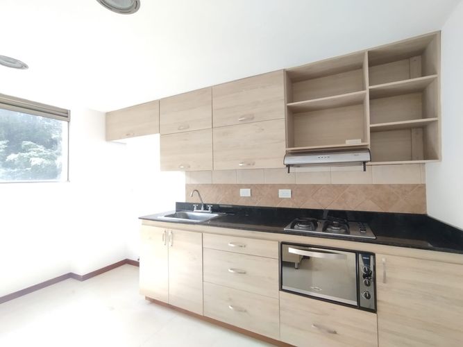 Apartamento de 3 alcobas en arriendo en El Diamante No. 2, Medellín, 120 m² · foto 9 de 20