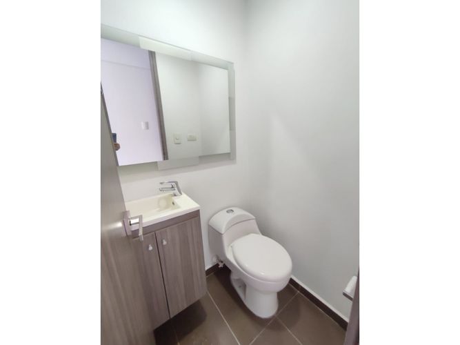 Apartamento en arriendo en Conquistadores, Medellín, 100 m² · foto 10 de 21