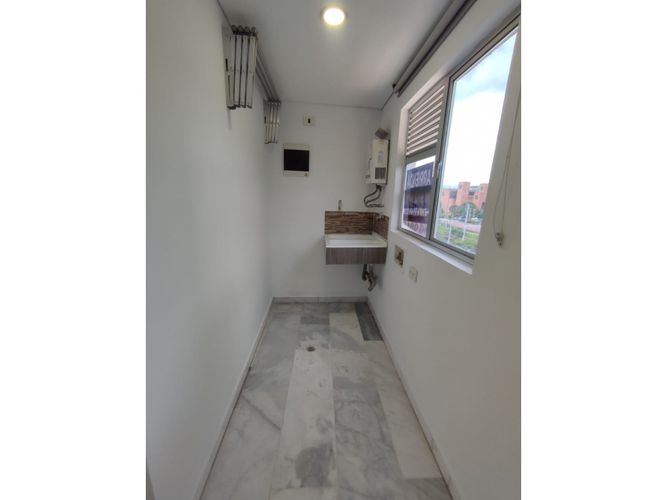 Apartamento en arriendo en Conquistadores, Medellín, 100 m² · foto 12 de 21