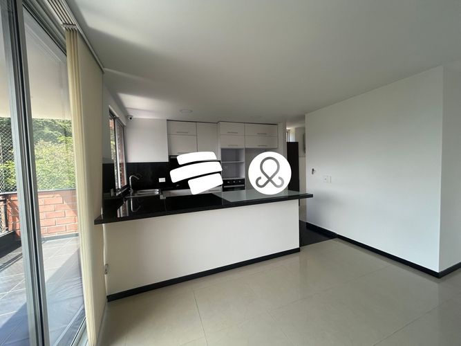 Apartamento de 3 alcobas en venta en El Poblado, Medellín, 150 m² · foto 2 de 15