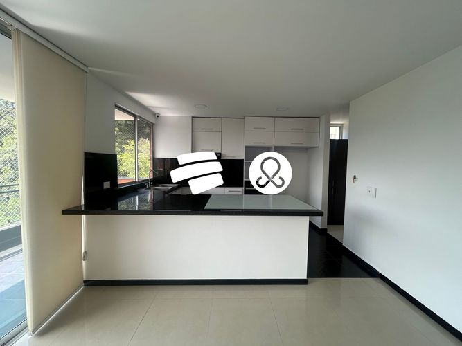 Apartamento de 3 alcobas en venta en El Poblado, Medellín, 150 m² · foto 3 de 15
