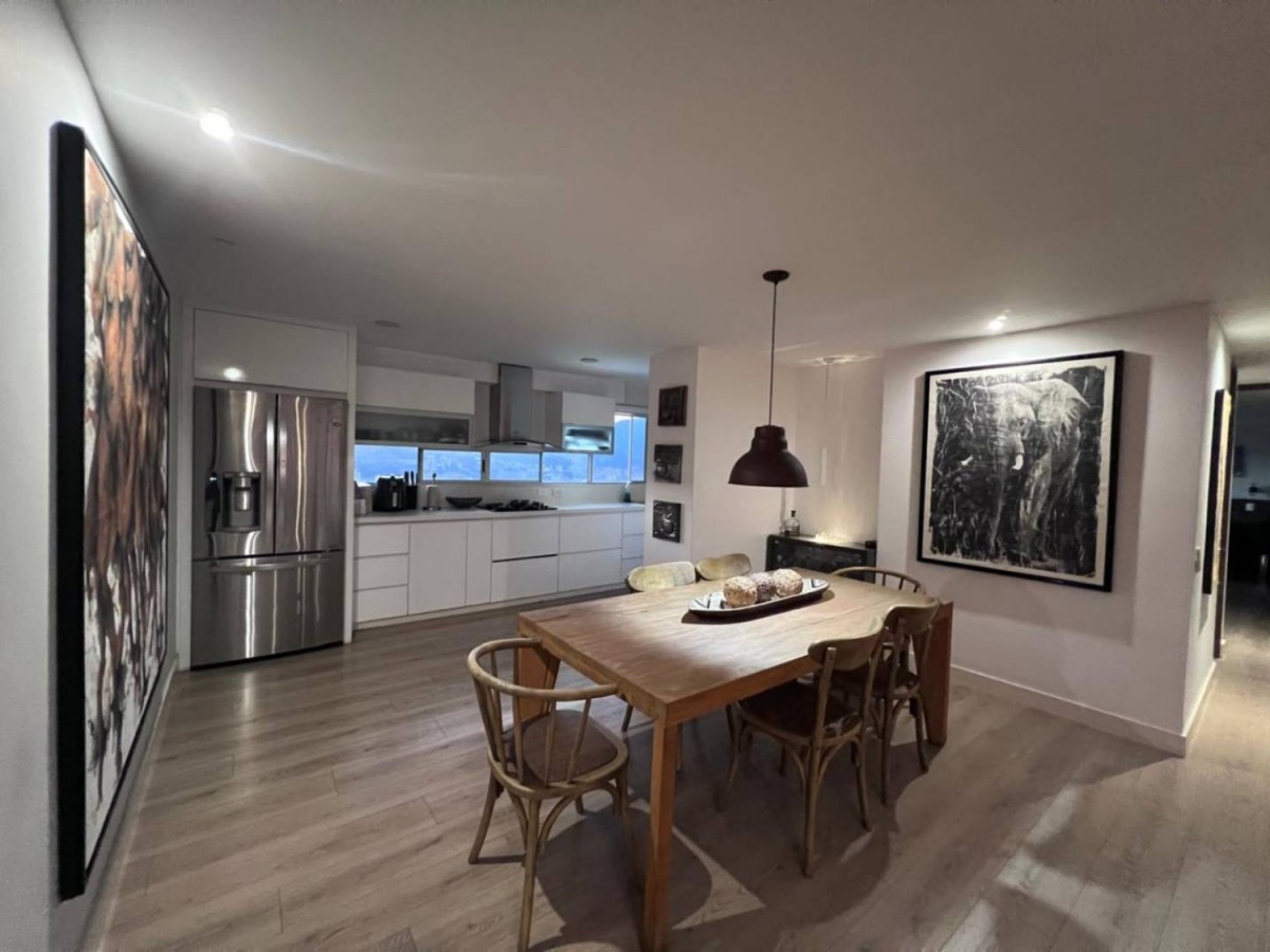 Apartamento en venta en Altos Del Poblado, Medellín · foto 3 de 24