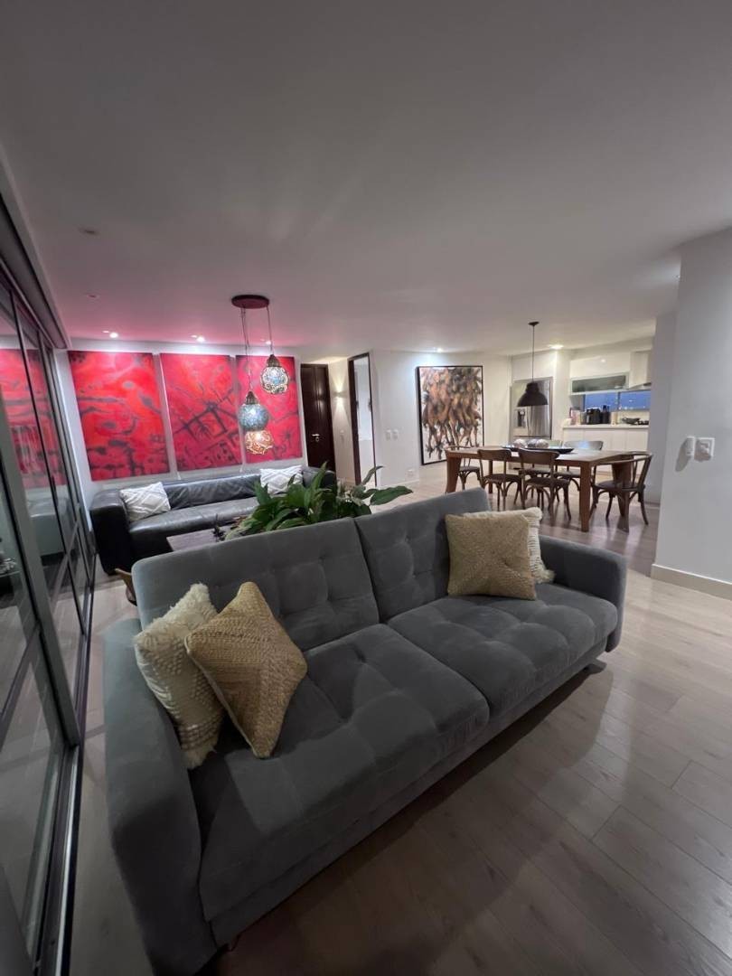 Apartamento en venta en Altos Del Poblado, Medellín · foto 4 de 24