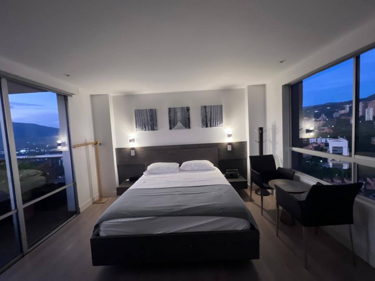 Apartamento en venta en Altos Del Poblado, Medellín · foto 7 de 24