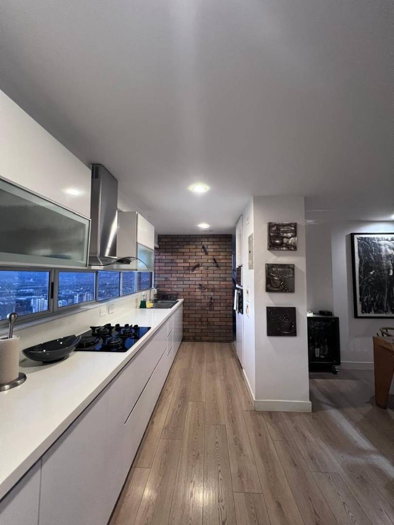 Apartamento en venta en Altos Del Poblado, Medellín · foto 21 de 24