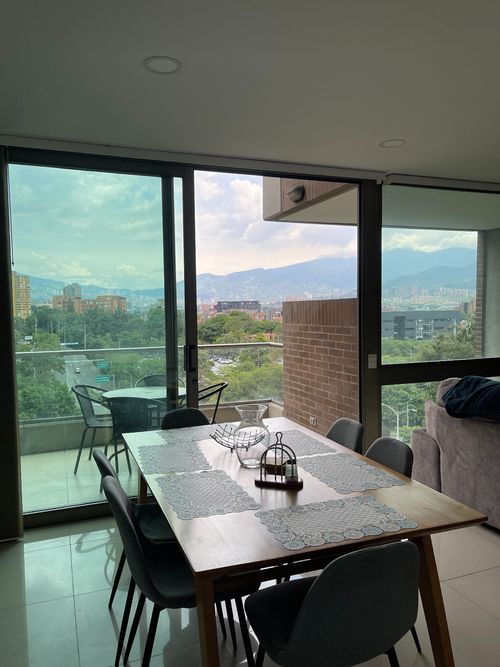 Apartamento de 3 alcobas en venta en La Aguacatala, Medellín, 110 m² · foto 3 de 16