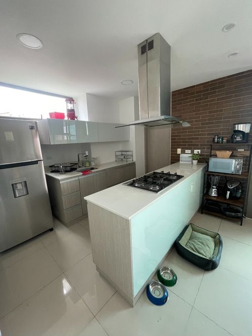 Apartamento de 3 alcobas en venta en La Aguacatala, Medellín, 110 m² · foto 4 de 16