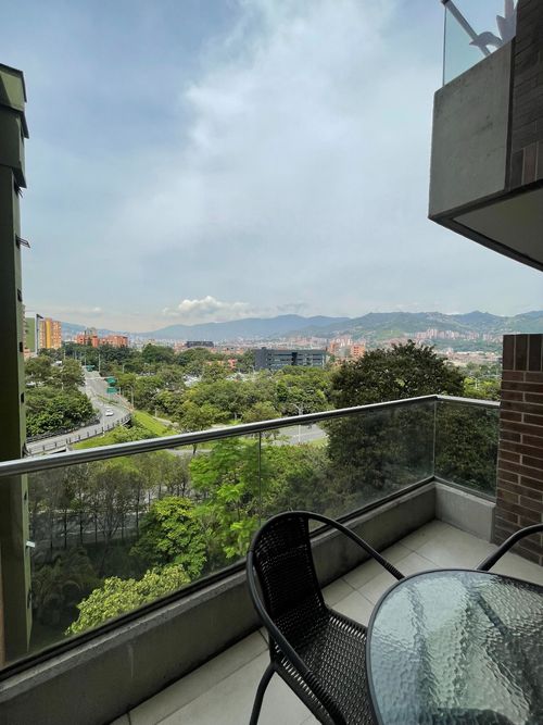 Apartamento de 3 alcobas en venta en La Aguacatala, Medellín, 110 m² · foto 5 de 16