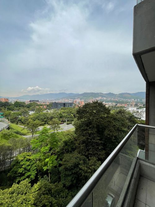 Apartamento de 3 alcobas en venta en La Aguacatala, Medellín, 110 m² · foto 6 de 16
