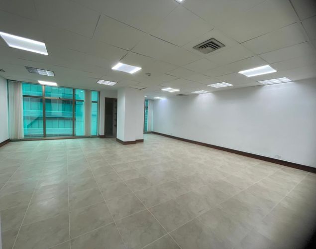 Oficina en arriendo en Milla De Oro, Medellín, 67 m² · foto 2 de 8
