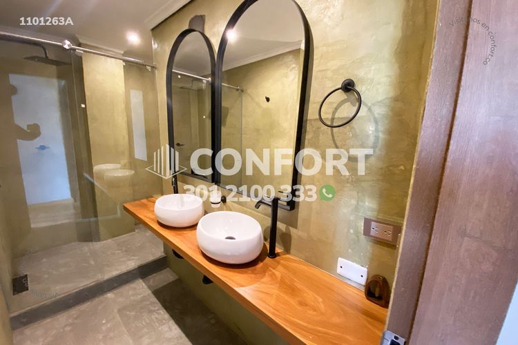 Apartamento de 10 alcobas en arriendo en Laureles, Medellín, 340 m² · foto 23 de 24