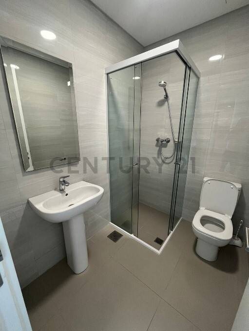 VENTA DEPARTAMENTO AMOBLADO Y EQUIPADO EN EL JADE PARK-TORRE LAPACHO — foto 3