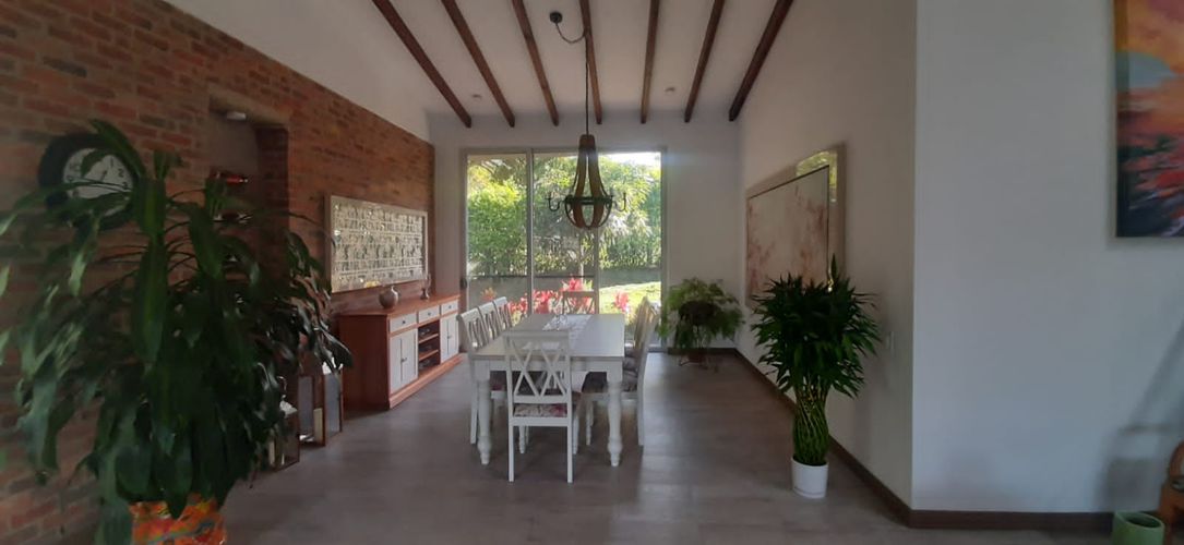 Casa de 4 alcobas en venta en Chorro De La Plata, Cali, 350 m² · foto 2 de 24