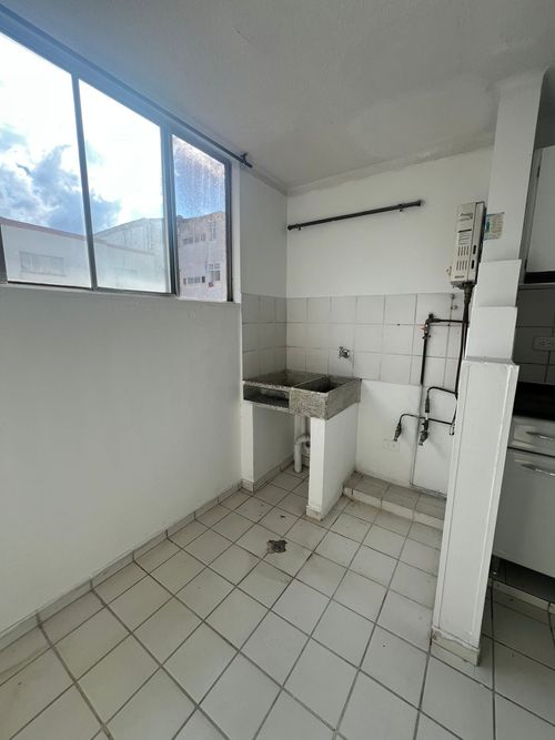 Apartamento de 4 alcobas en venta en Cañaveralejo, Cali, 87 m² · foto 3 de 16