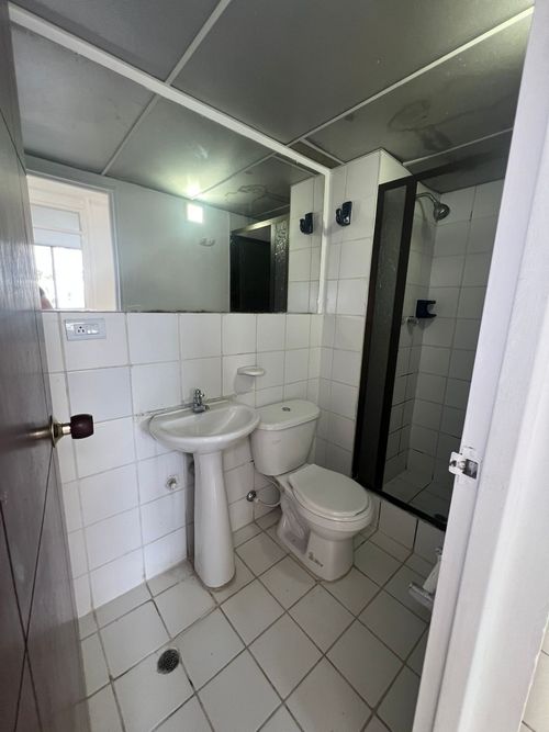 Apartamento de 4 alcobas en venta en Cañaveralejo, Cali, 87 m² · foto 13 de 16