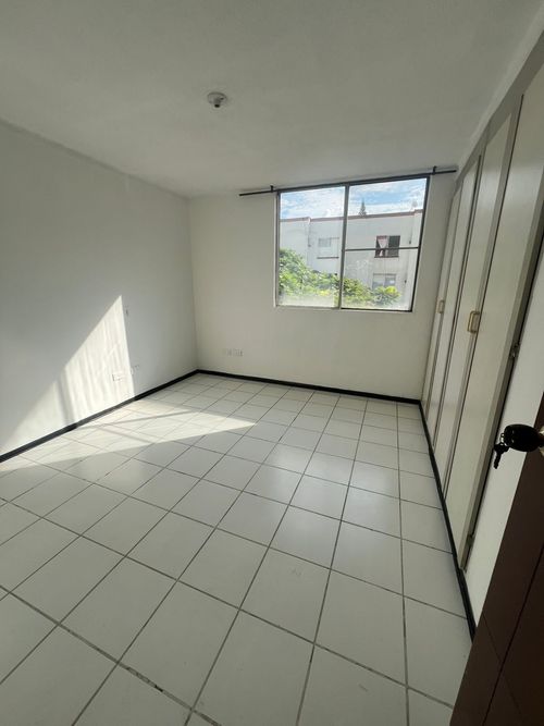 Apartamento de 4 alcobas en venta en Cañaveralejo, Cali, 87 m² · foto 11 de 16