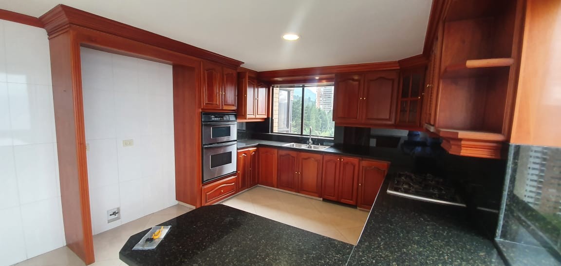 Apartamento en arriendo en El Tesoro, Medellín · foto 2 de 24