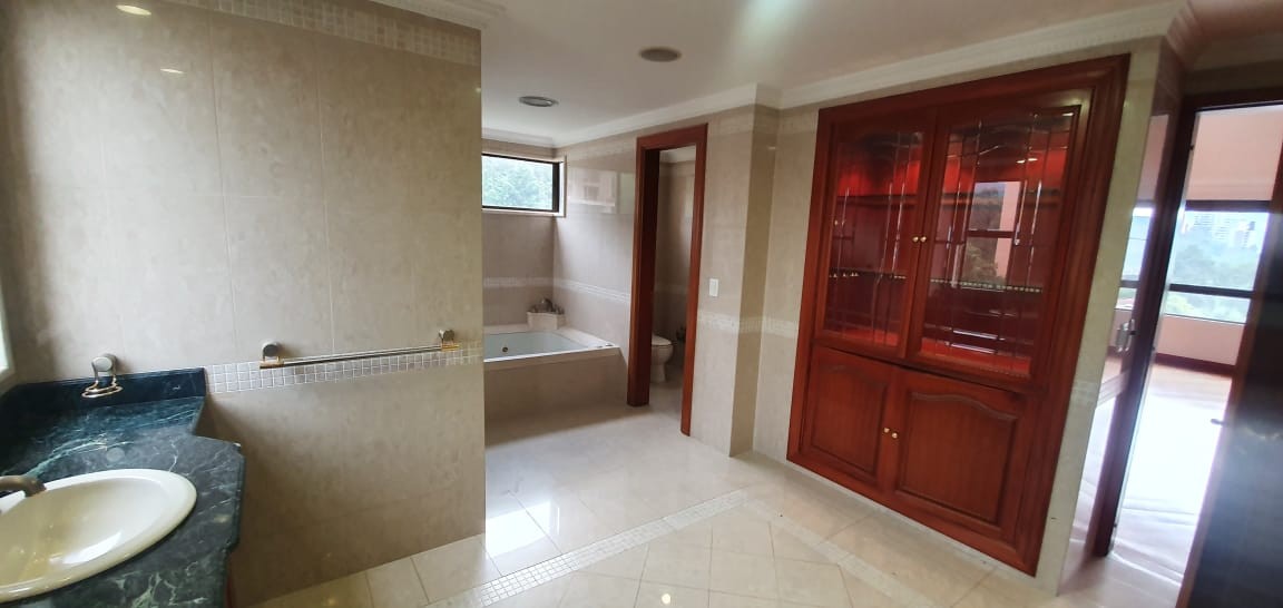 Apartamento en arriendo en El Tesoro, Medellín · foto 11 de 24