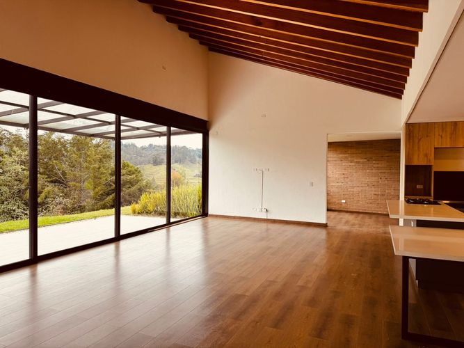 Casa de 4 alcobas en venta en Pantanillo, El Retiro, 300 m² · foto 2 de 15