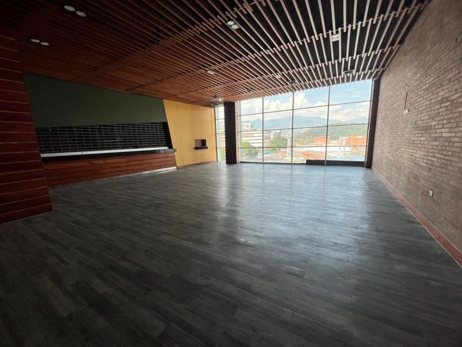 Local en venta en El Poblado, Medellín, 250 m² · foto 5 de 16