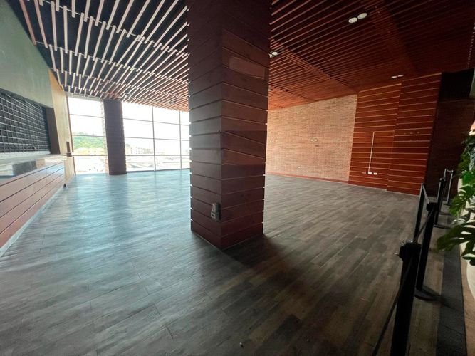 Local en venta en El Poblado, Medellín, 250 m² · foto 8 de 16