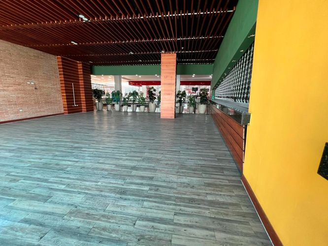 Local en venta en El Poblado, Medellín, 250 m² · foto 12 de 16
