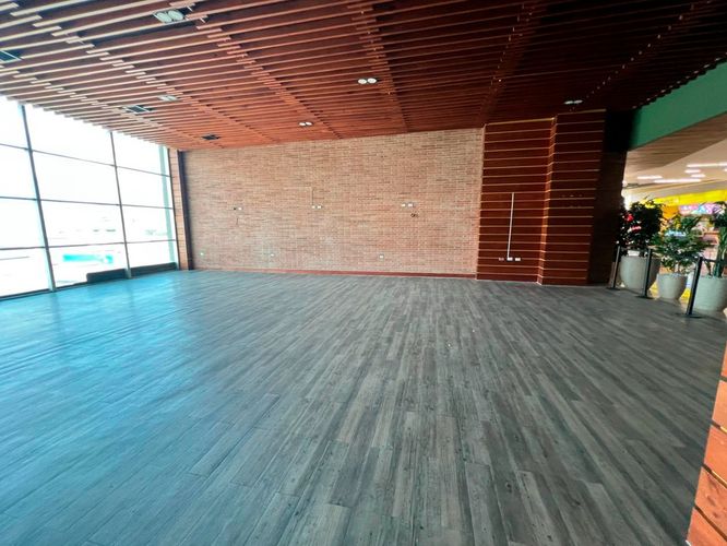 Local en venta en El Poblado, Medellín, 250 m² · foto 3 de 16
