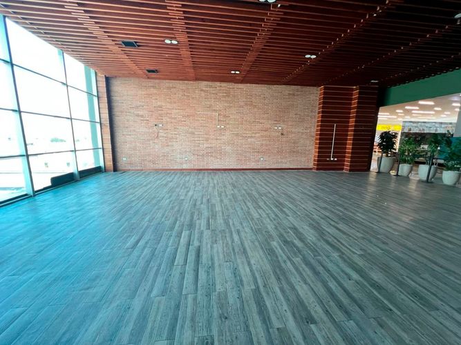 Local en venta en El Poblado, Medellín, 250 m² · foto 13 de 16