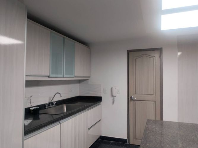Apartamento de 4 alcobas en venta en El Poblado, Medellín, 239 m² · foto 10 de 19