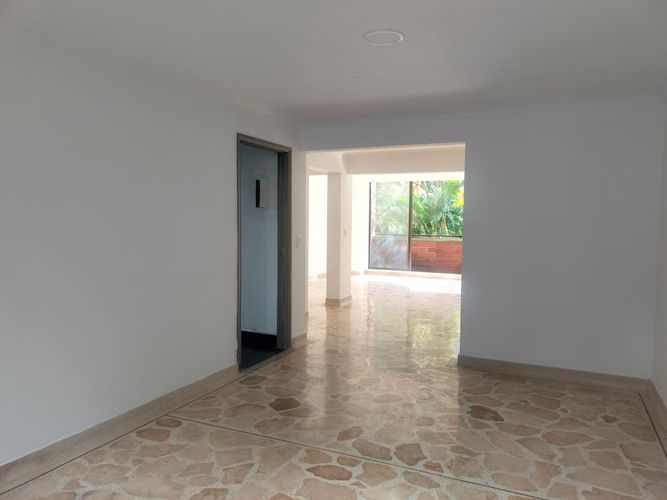 Apartamento de 4 alcobas en venta en El Poblado, Medellín, 239 m² · foto 4 de 19