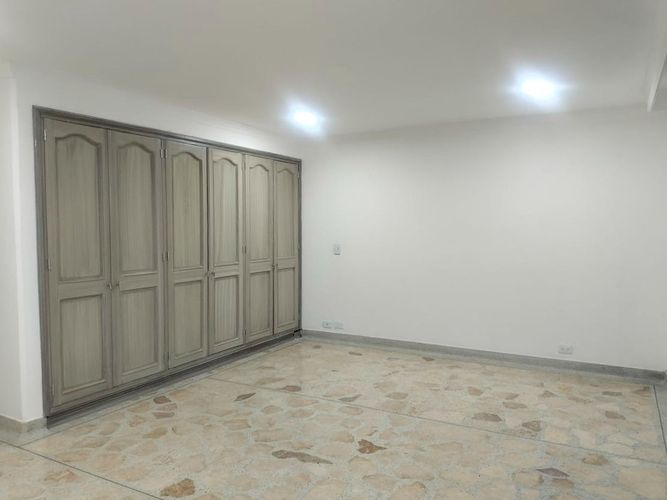Apartamento de 4 alcobas en venta en El Poblado, Medellín, 239 m² · foto 17 de 19