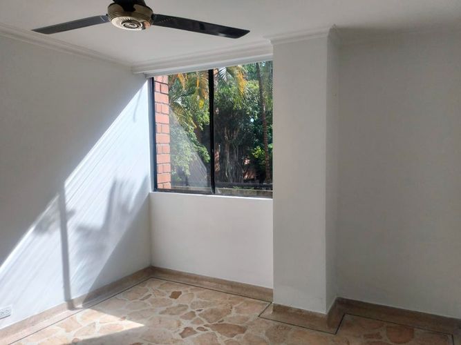 Apartamento de 4 alcobas en venta en El Poblado, Medellín, 239 m² · foto 13 de 19