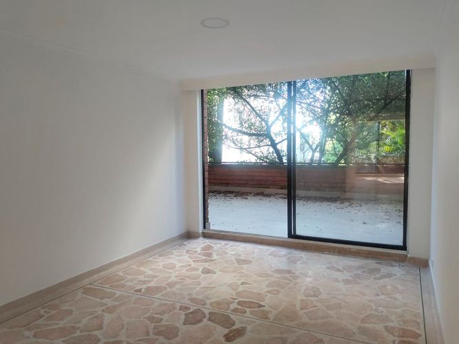 Apartamento de 4 alcobas en venta en El Poblado, Medellín, 239 m² · foto 2 de 19