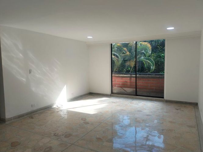 Apartamento de 4 alcobas en venta en El Poblado, Medellín, 239 m² · foto 3 de 19