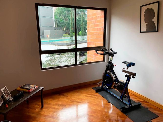Apartamento de 3 alcobas en arriendo en El Poblado, Medellín, 215 m² · foto 8 de 14