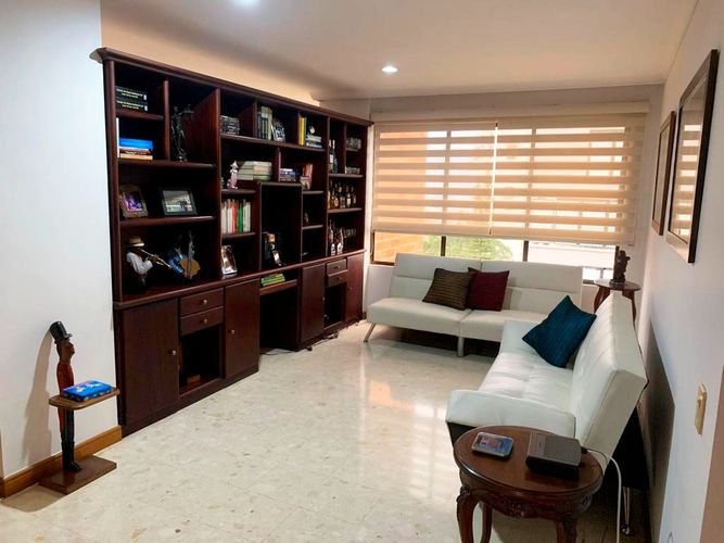Apartamento de 3 alcobas en arriendo en El Poblado, Medellín, 215 m² · foto 3 de 14