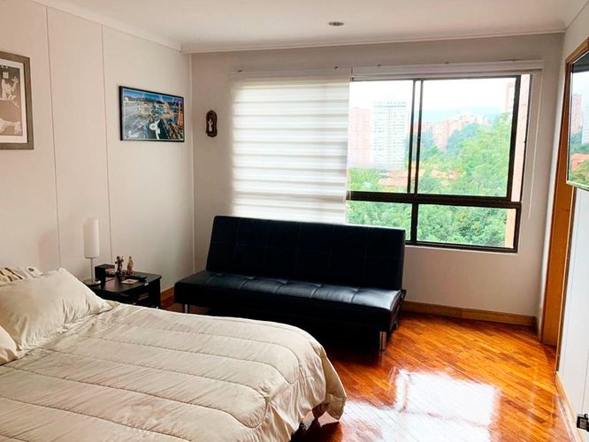 Apartamento de 3 alcobas en arriendo en El Poblado, Medellín, 215 m² · foto 10 de 14