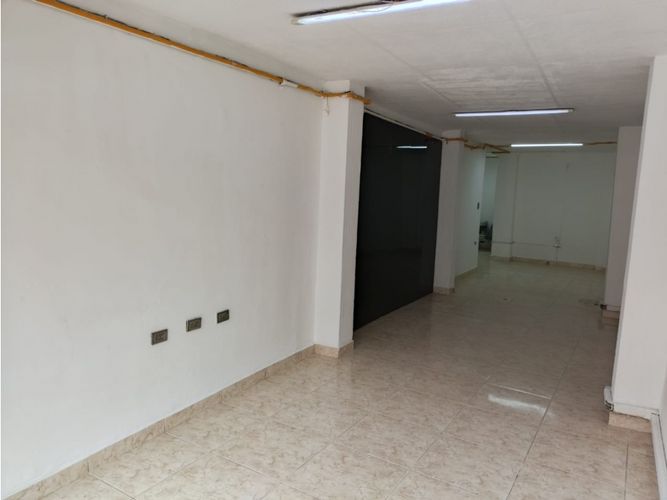 Casa de 3 alcobas en venta en Las Mercedes, Medellín, 234 m² · foto 4 de 18