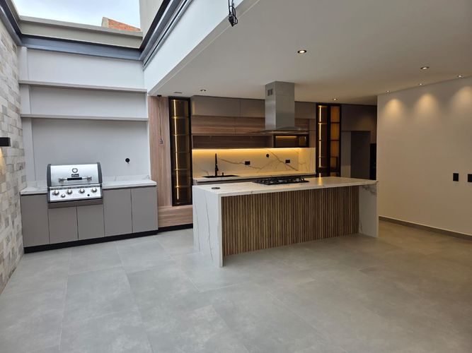Casa de 3 alcobas en venta en El Porvenir, Rionegro, 174 m² · foto 3 de 23