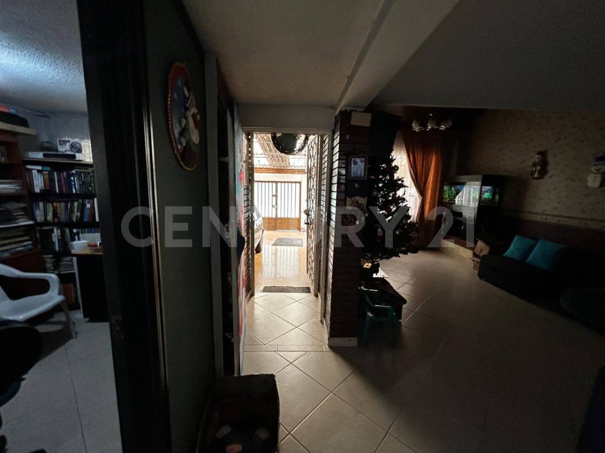 Casa en venta en Marsella, Bogotá · foto 3 de 13