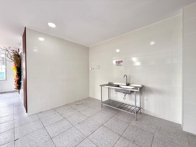 Local en arriendo en El Poblado Ii Etapa, Pereira, 13 m² · foto 2 de 10