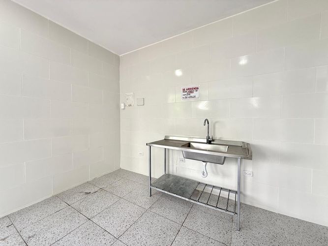 Local en arriendo en El Poblado Ii Etapa, Pereira, 13 m² · foto 3 de 10