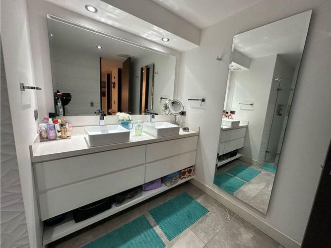 Apartamento de 3 alcobas en venta en Santa Barbara Occidental, Bogotá, 170 m² · foto 8 de 17