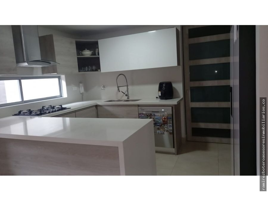 Apartamento en venta en Laureles, Medellín 2