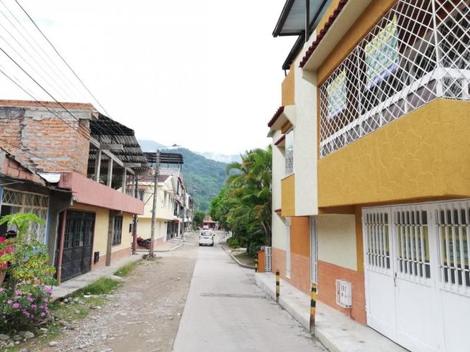 Casa de 5 alcobas en venta en Pedro Ignacio Villamarin, Ibagué, 130 m² · foto 2 de 24