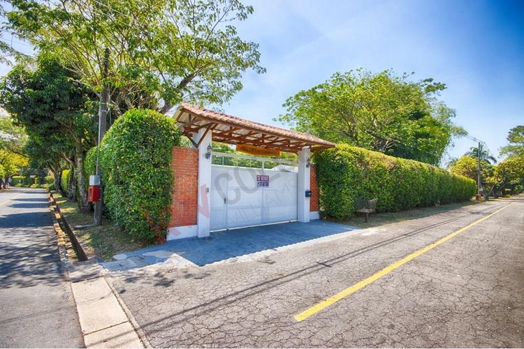 Casa de 4 alcobas en venta en La Morada, Jamundí, 533 m² · foto 3 de 24